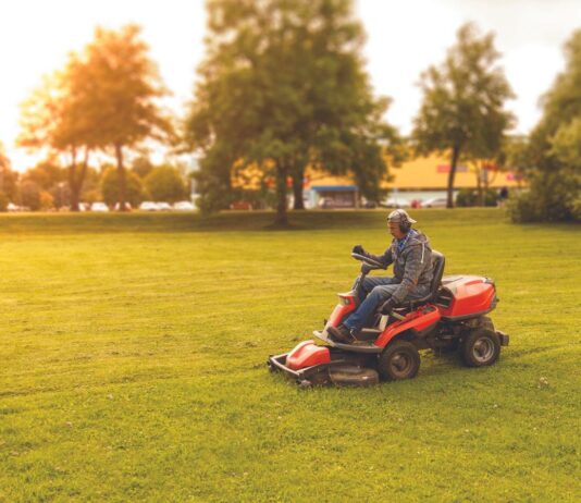 Pay Attention to Safety When Using Spring Lawn Mowers & Other Outdoor Power Equipment