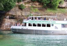 Exploring Lake Superior’s Underwater Wonderland at Pictured Rocks
